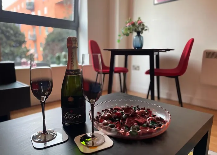 Iconic City Centre Apartment In The Devonshire Quarter
